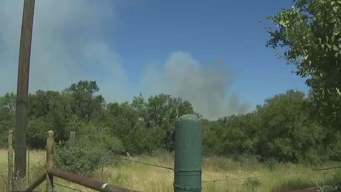 Crews continue to contain Moore Peak Fire